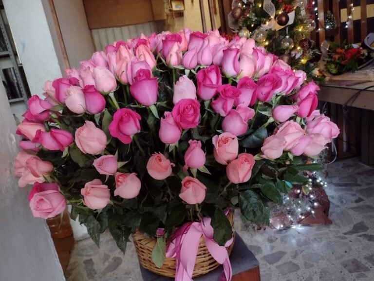 Canasta con 200 rosas