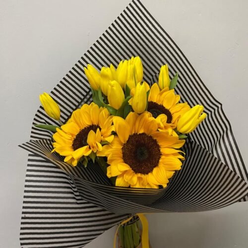 Ramo 3 Girasoles y 10 tulipanes