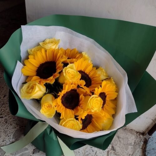 Ramo 13 rosas amarillas y 6 girasoles