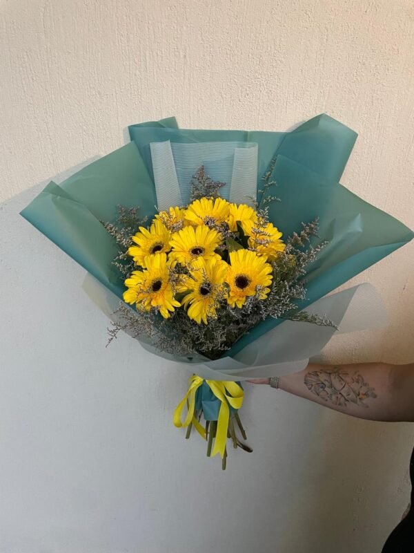 ramo 10 gerberas amarillas