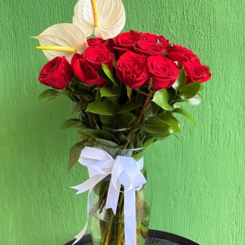 Florero 24 rosas c/Anturios