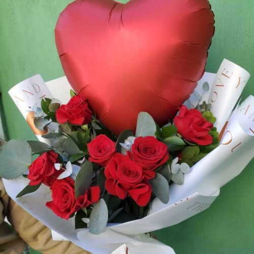 Ramo con globo de corazon