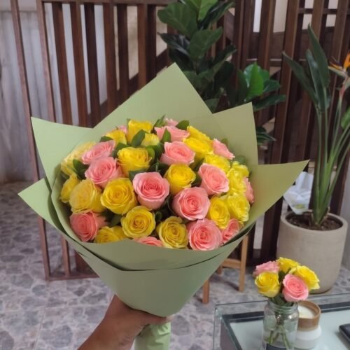 Ramo de 50 rosas Combinadas